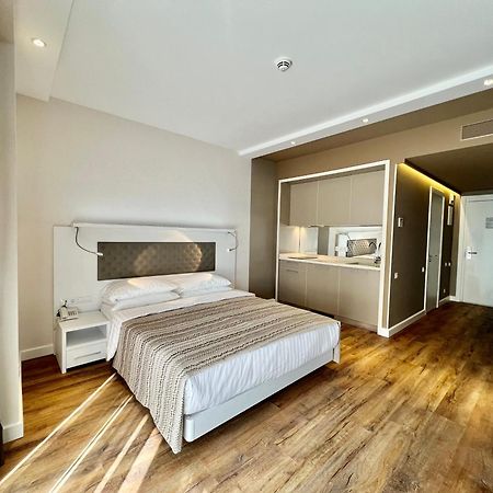 Sunshine Apartments Batumi Bagian luar foto