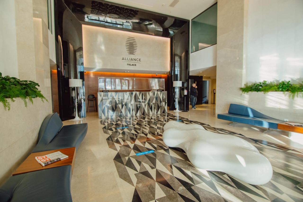 Sunshine Apartments Batumi Bagian luar foto
