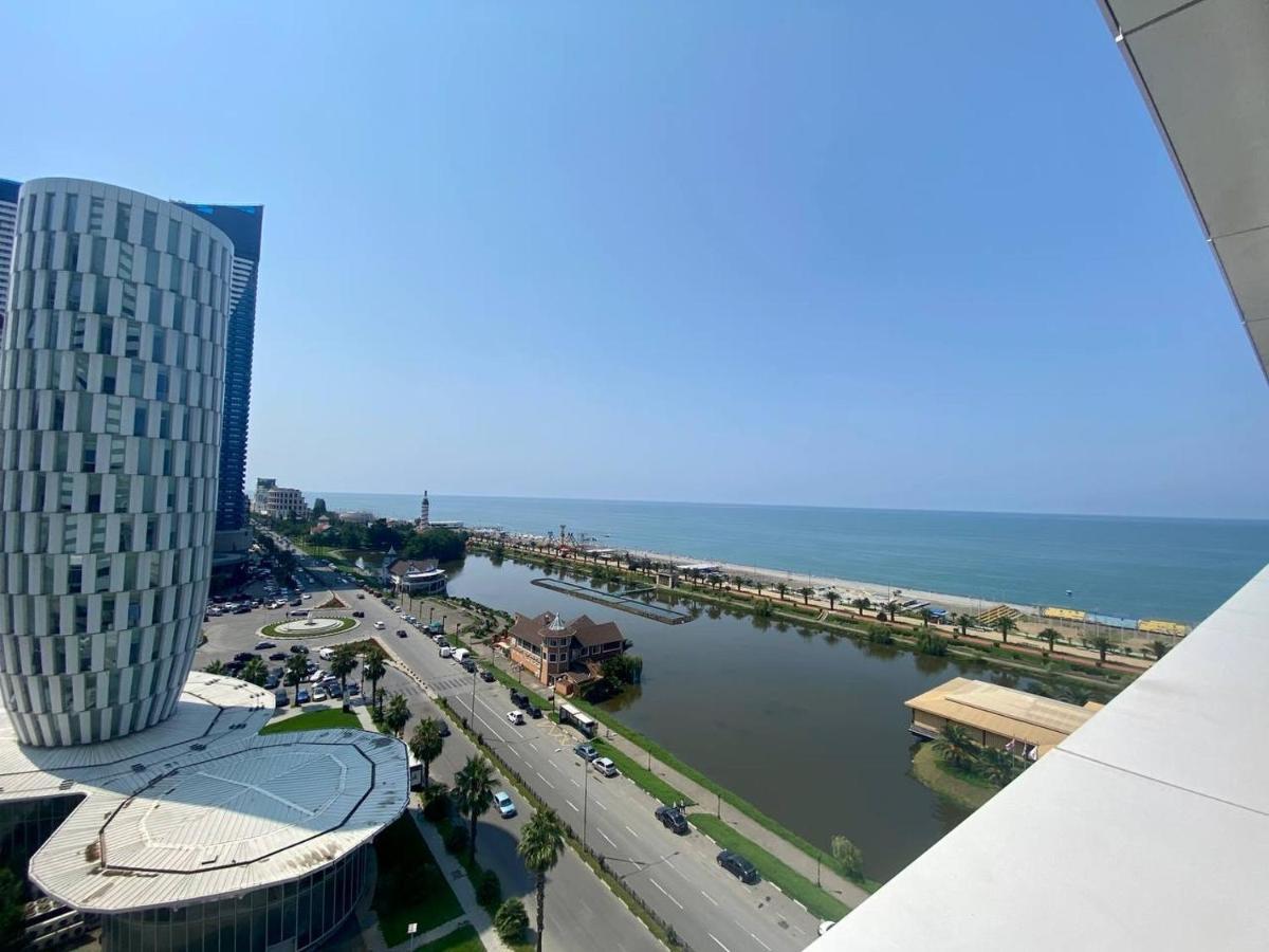 Sunshine Apartments Batumi Bagian luar foto