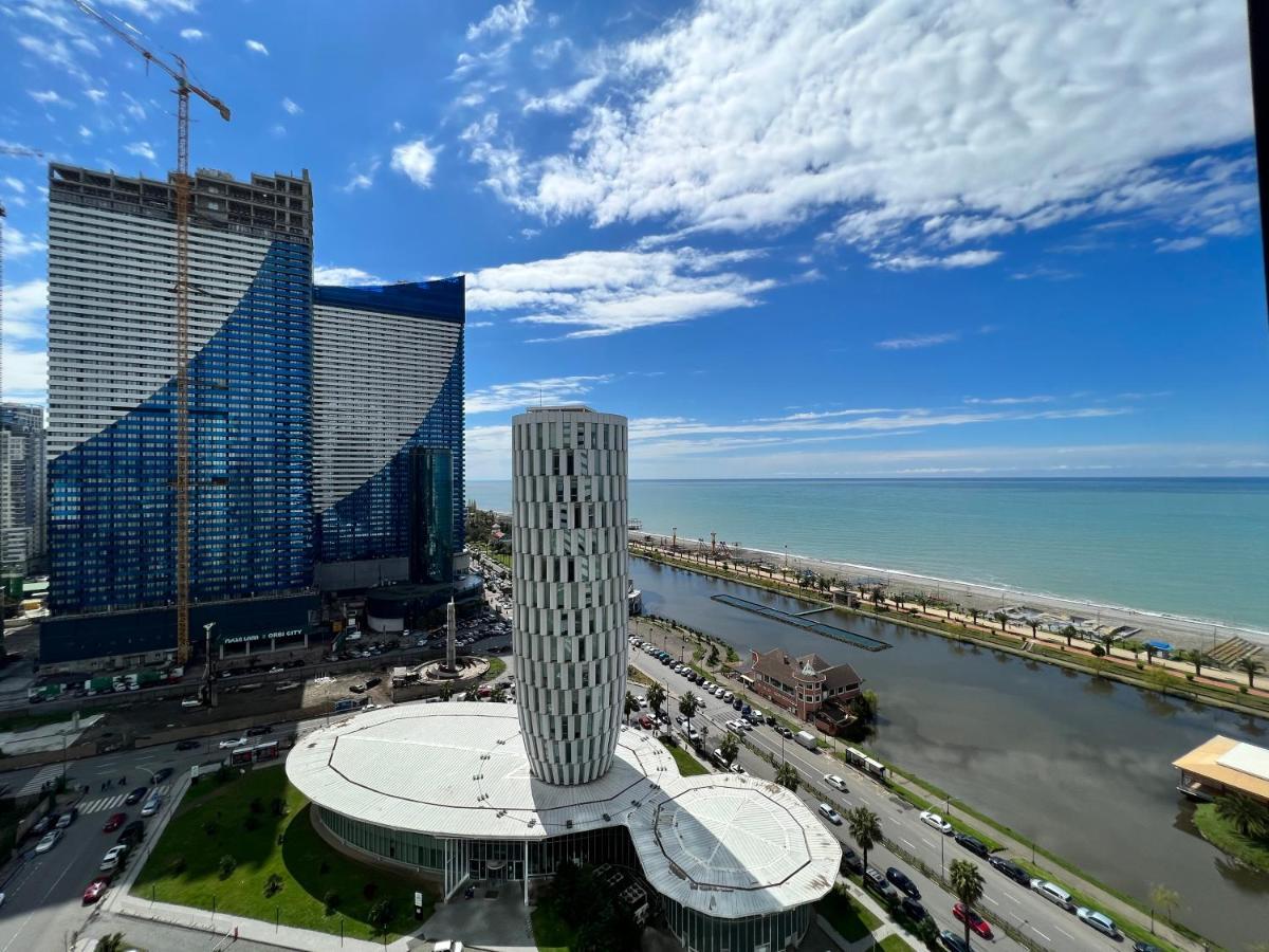 Sunshine Apartments Batumi Bagian luar foto