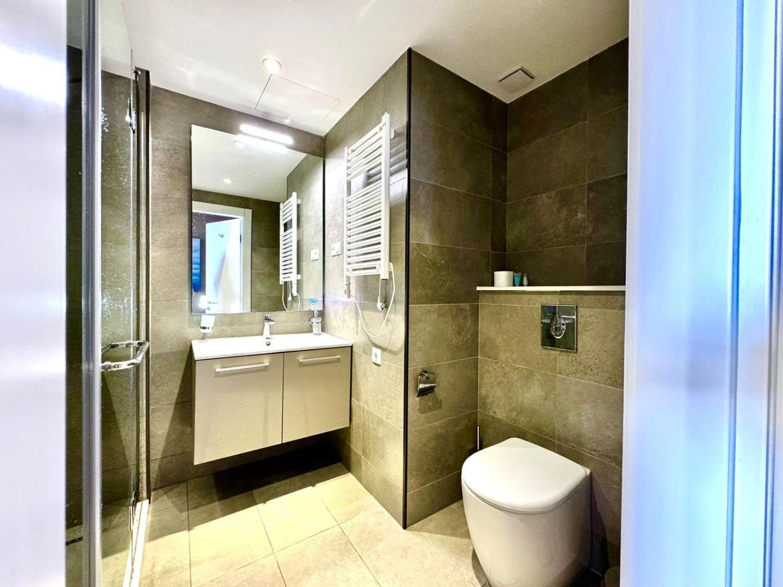 Sunshine Apartments Batumi Bagian luar foto