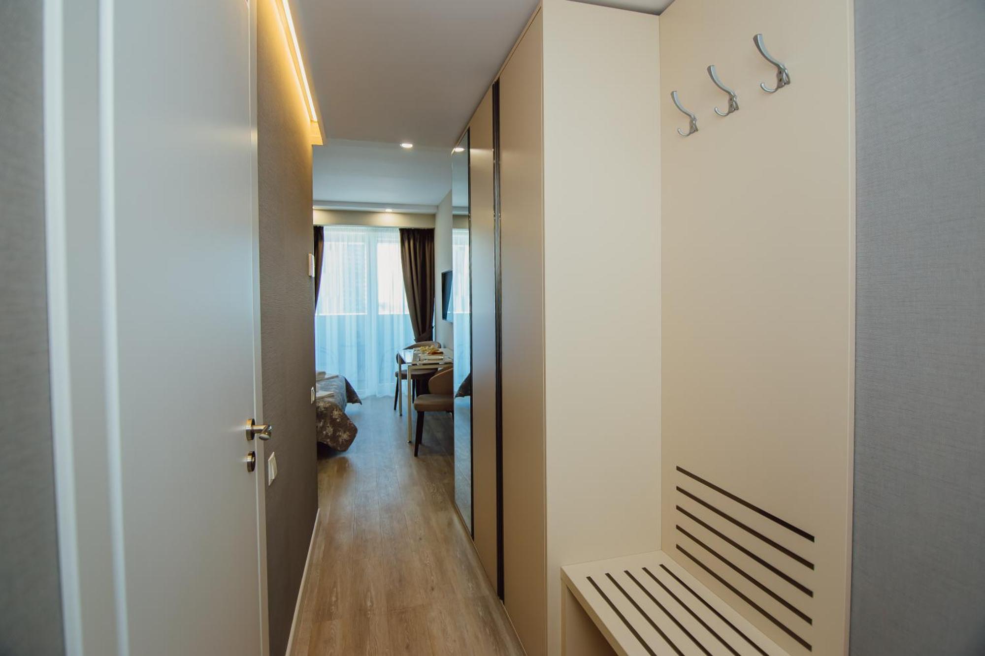 Sunshine Apartments Batumi Bagian luar foto