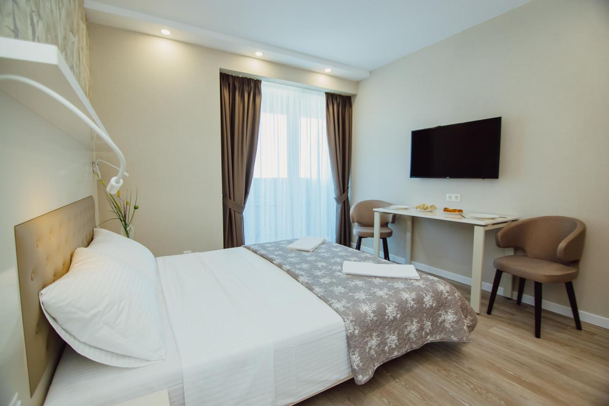 Sunshine Apartments Batumi Bagian luar foto