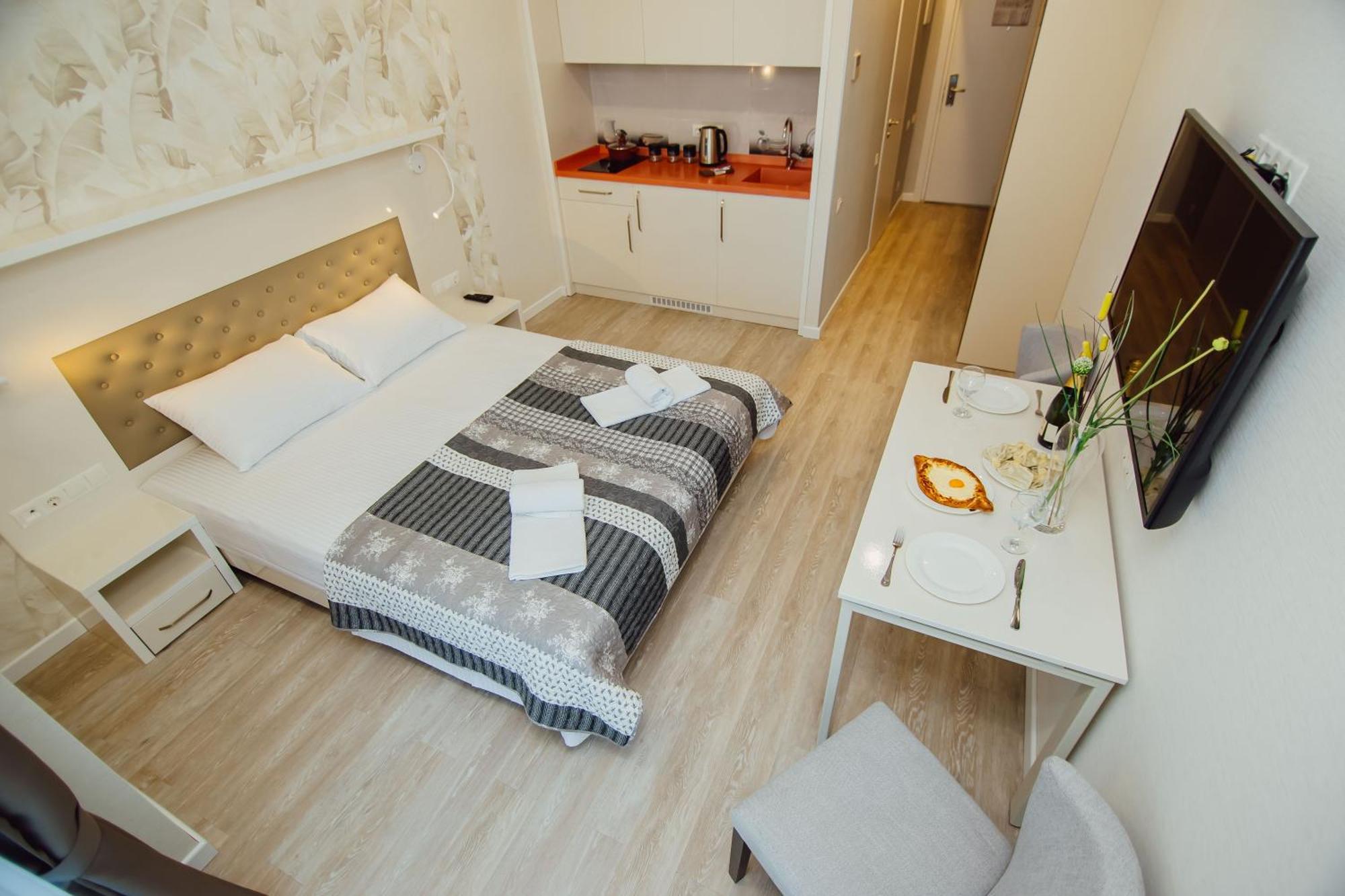 Sunshine Apartments Batumi Bagian luar foto